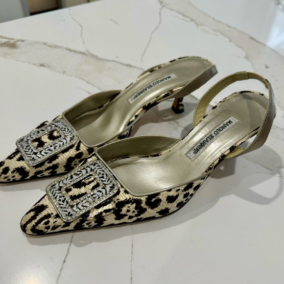 Beautiful Manolo Blahnik Jewel Toe Slingback Heels EUC Size 9